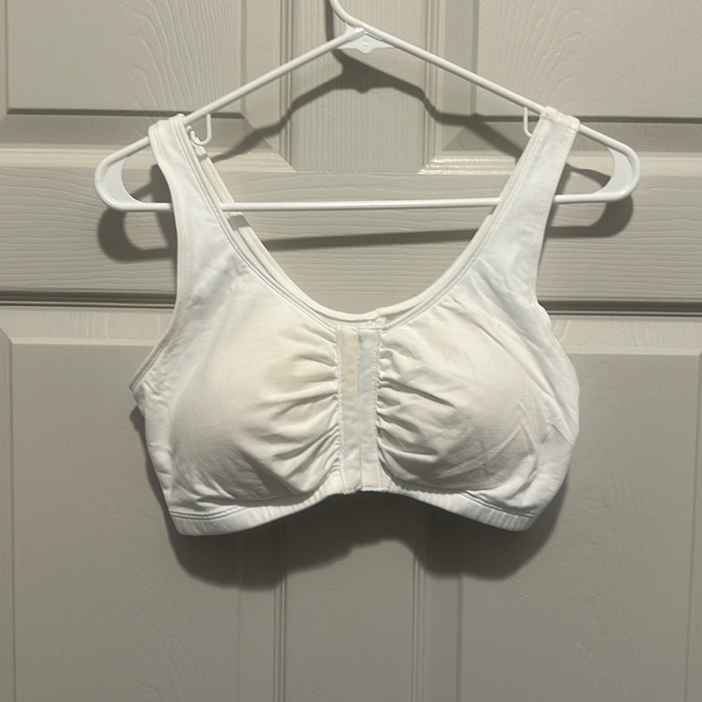 White front-clasp padded bra